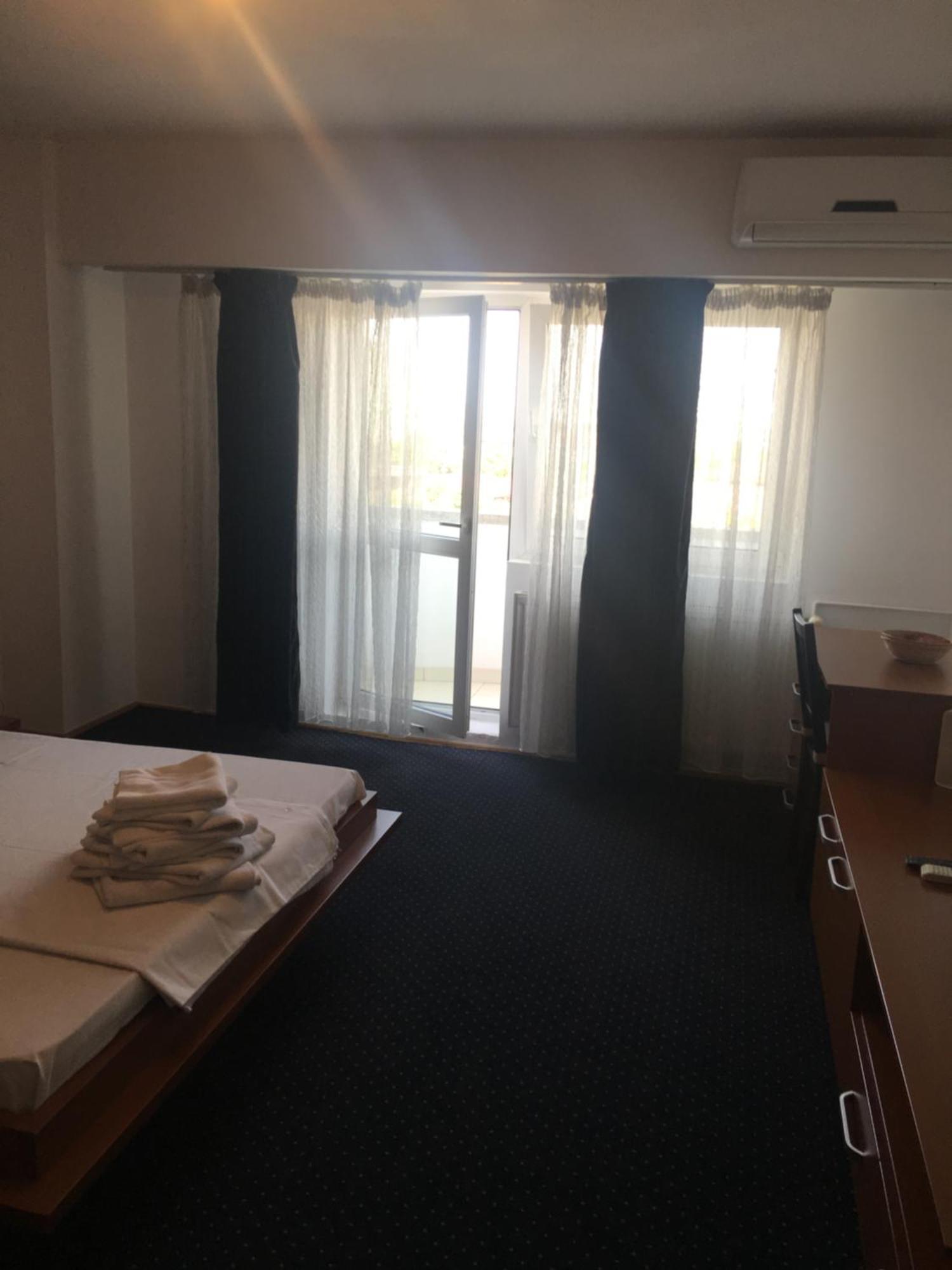 Alba Iulia Square - Apartments And Studios Bucarest Extérieur photo